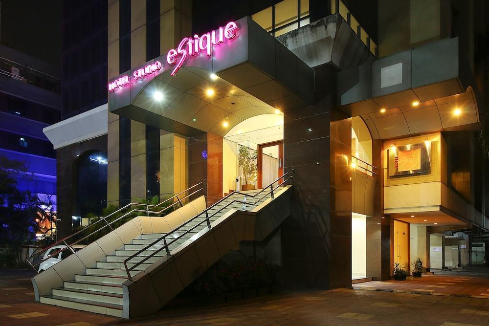 Hotel Studio Estique Пуна Экстерьер фото