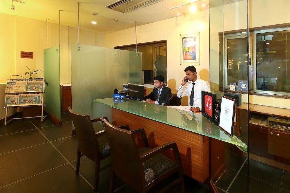 Hotel Studio Estique Пуна Экстерьер фото