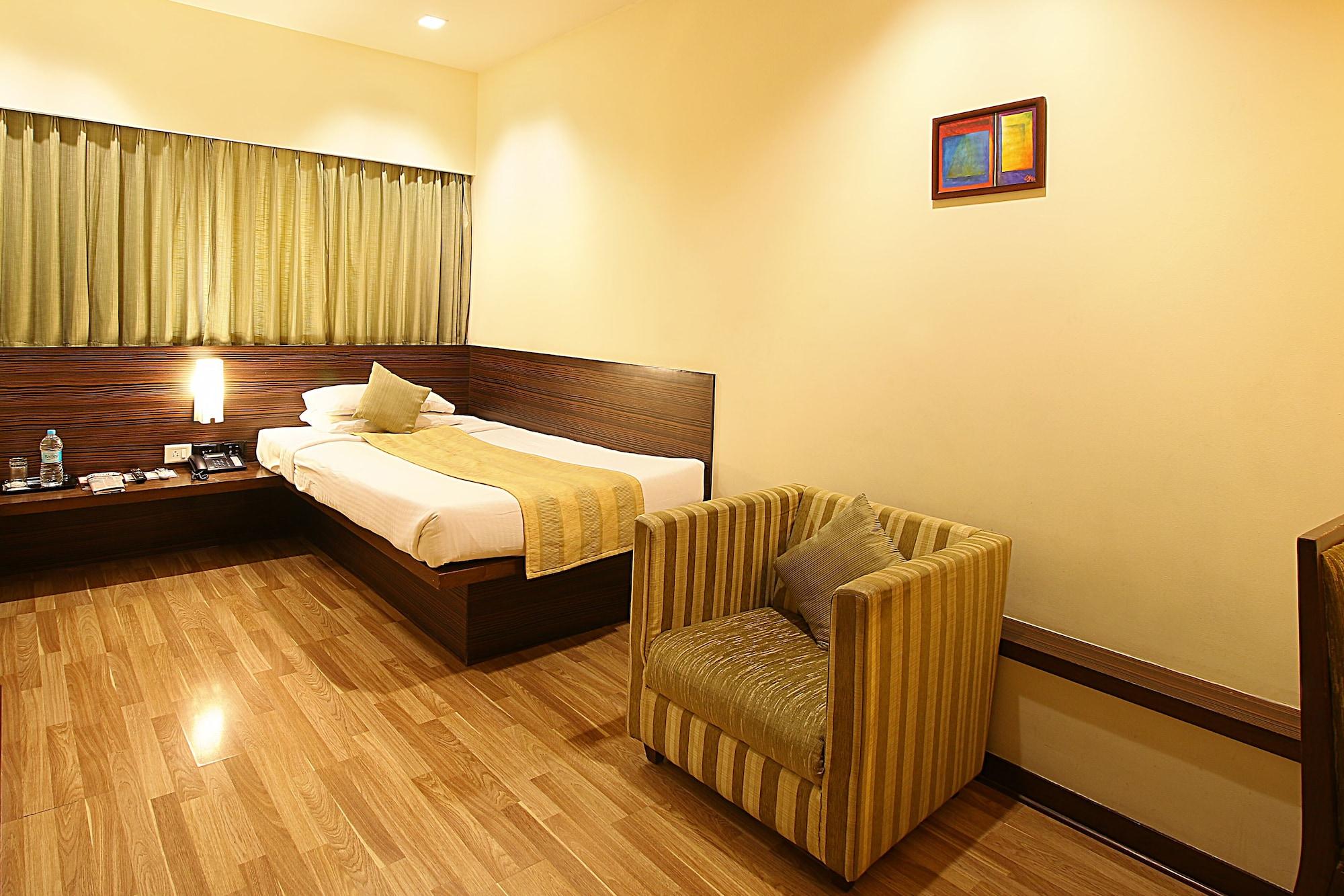 Hotel Studio Estique Пуна Экстерьер фото