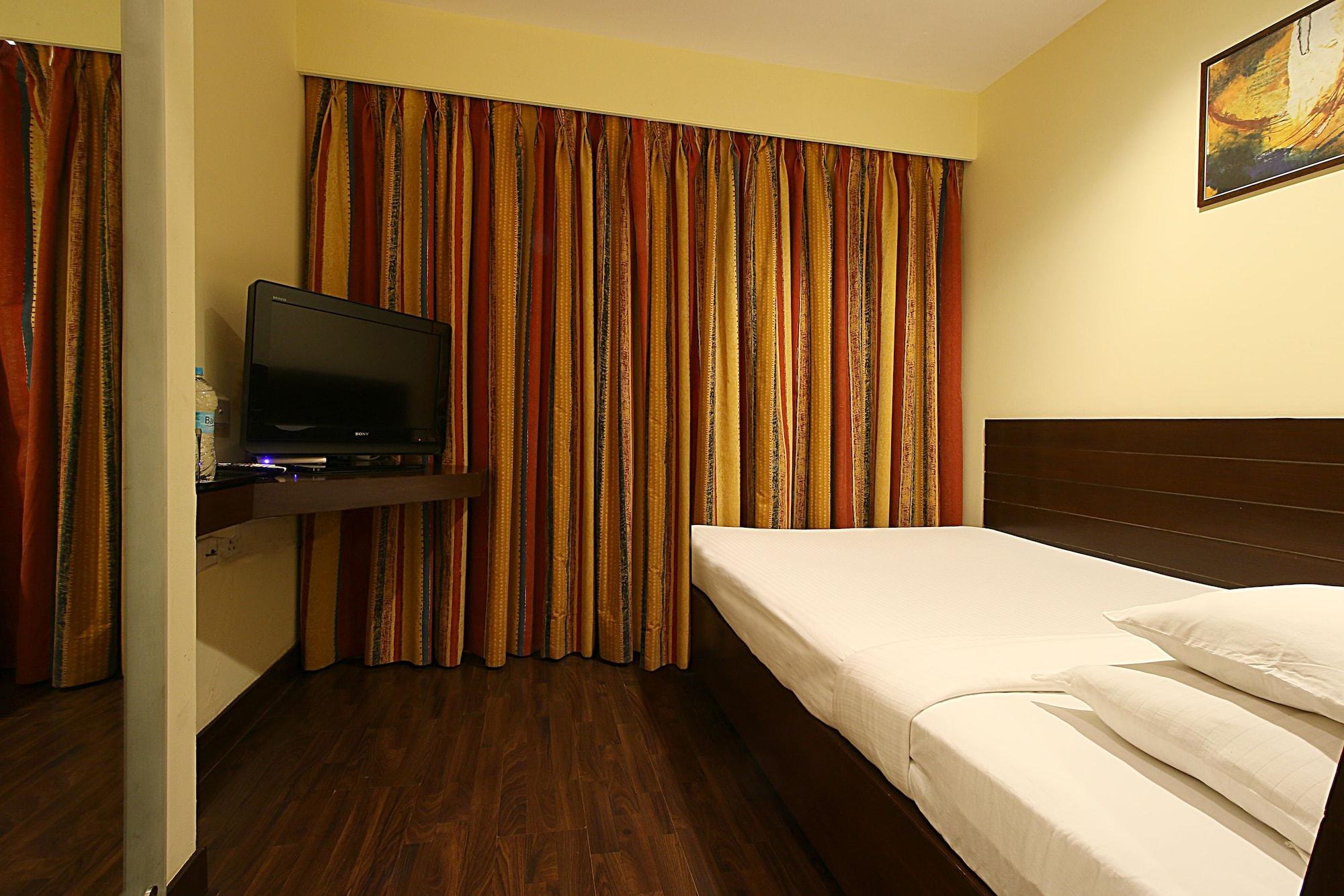 Hotel Studio Estique Пуна Экстерьер фото