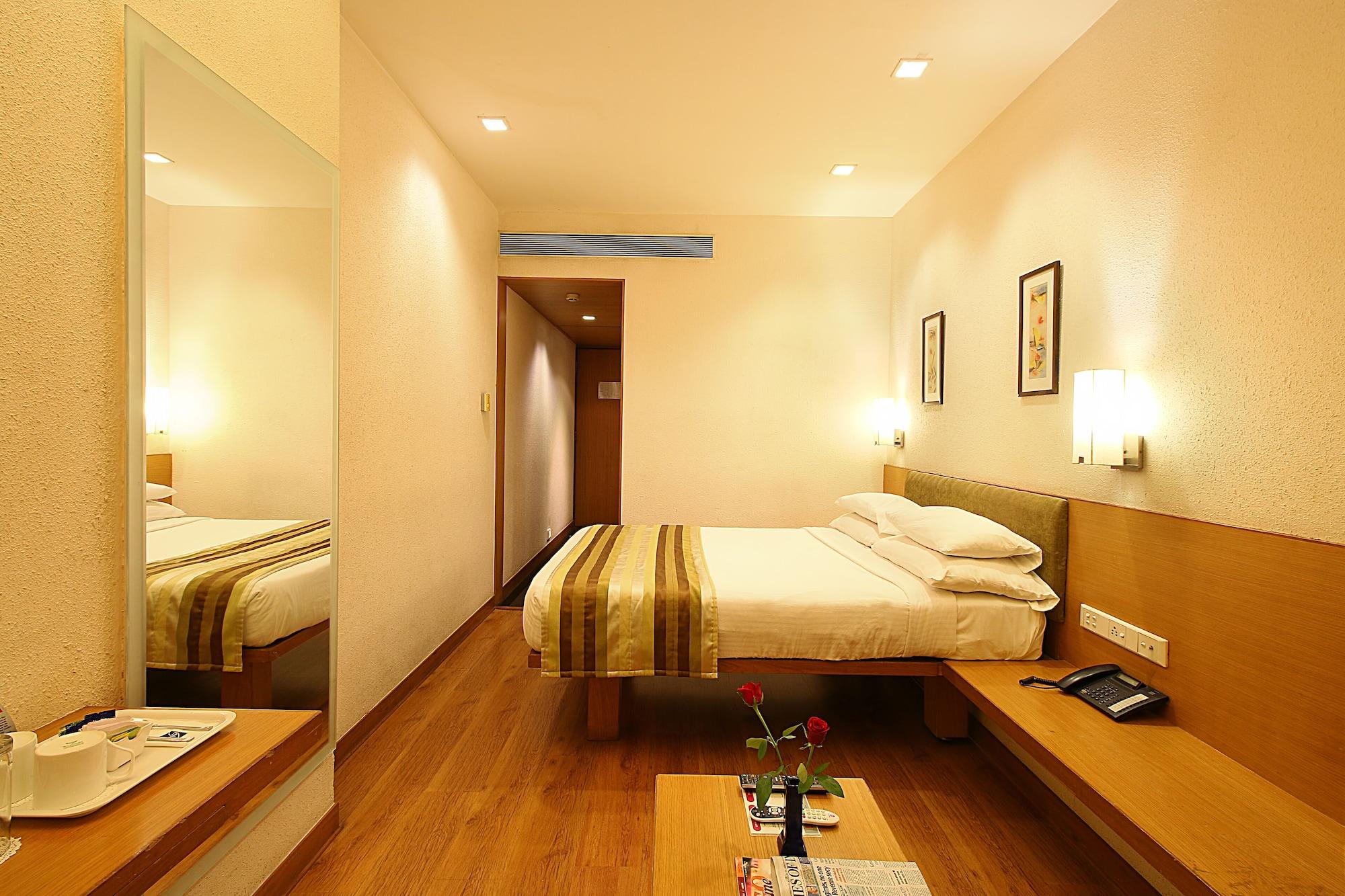 Hotel Studio Estique Пуна Экстерьер фото