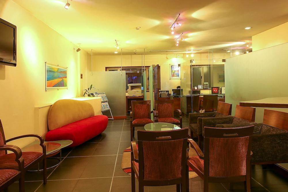 Hotel Studio Estique Пуна Экстерьер фото