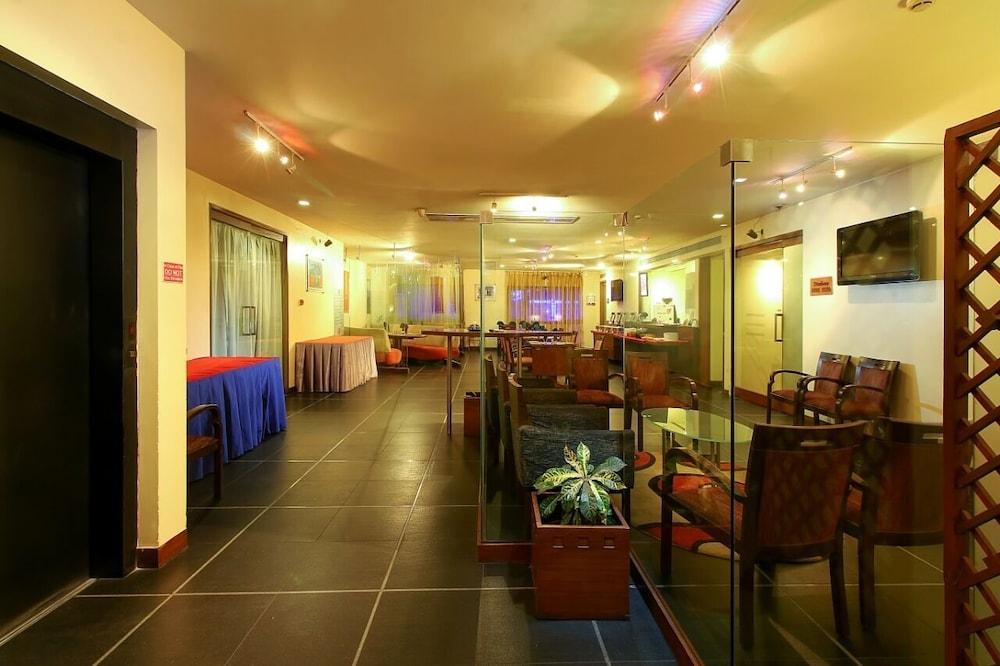 Hotel Studio Estique Пуна Экстерьер фото