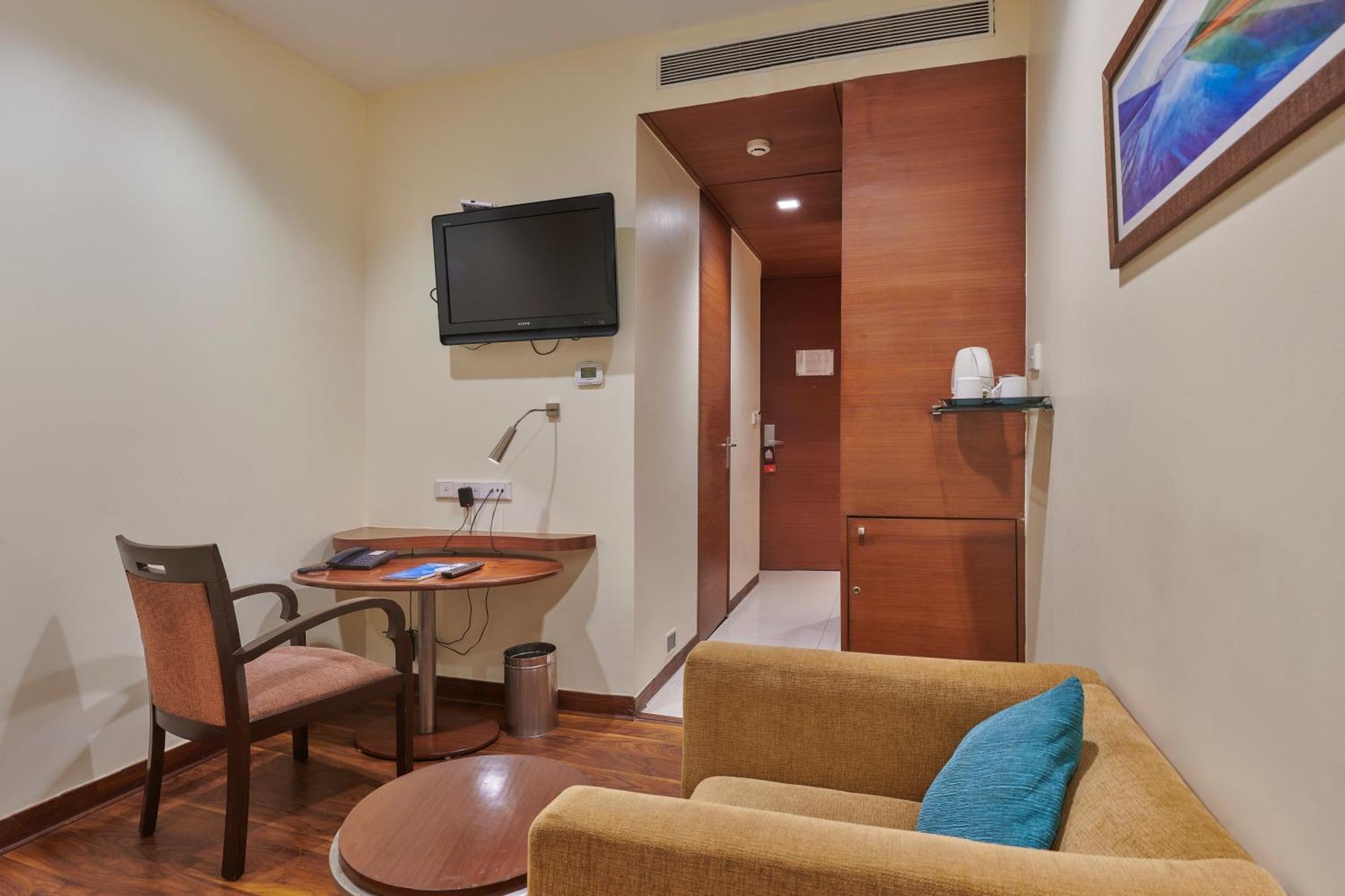 Hotel Studio Estique Пуна Экстерьер фото