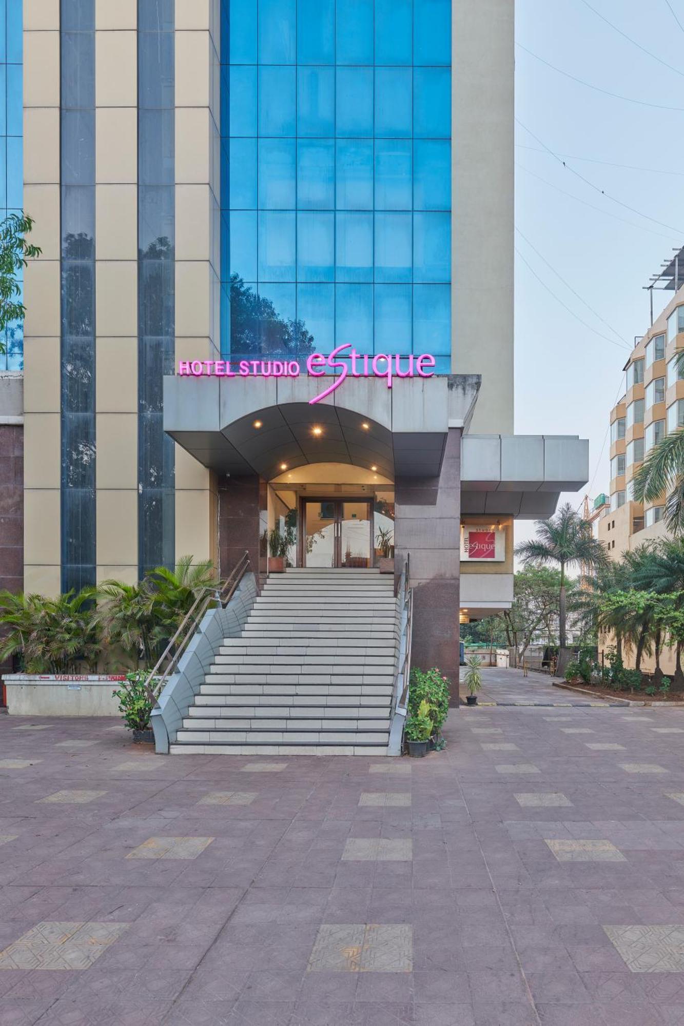 Hotel Studio Estique Пуна Экстерьер фото