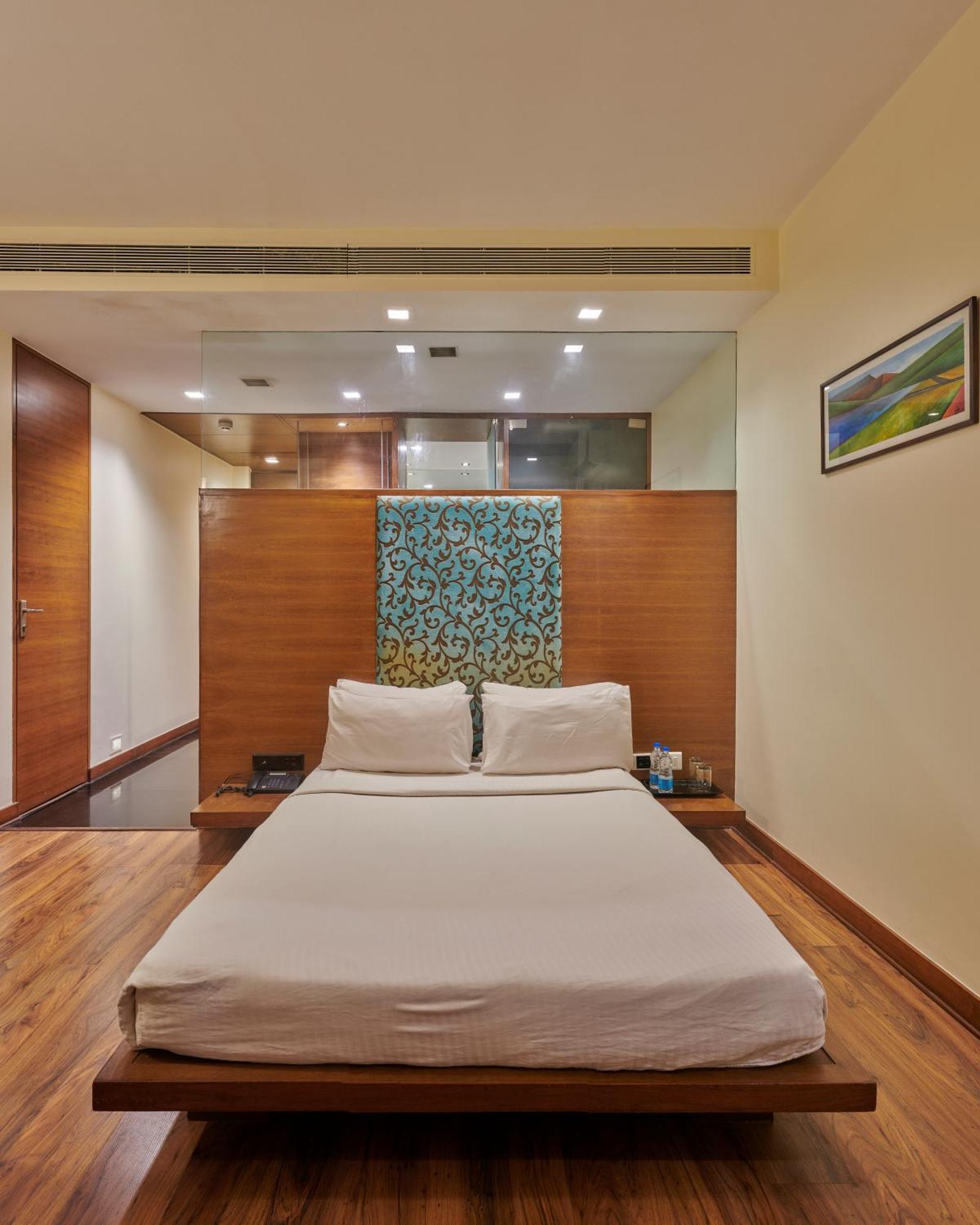 Hotel Studio Estique Пуна Экстерьер фото