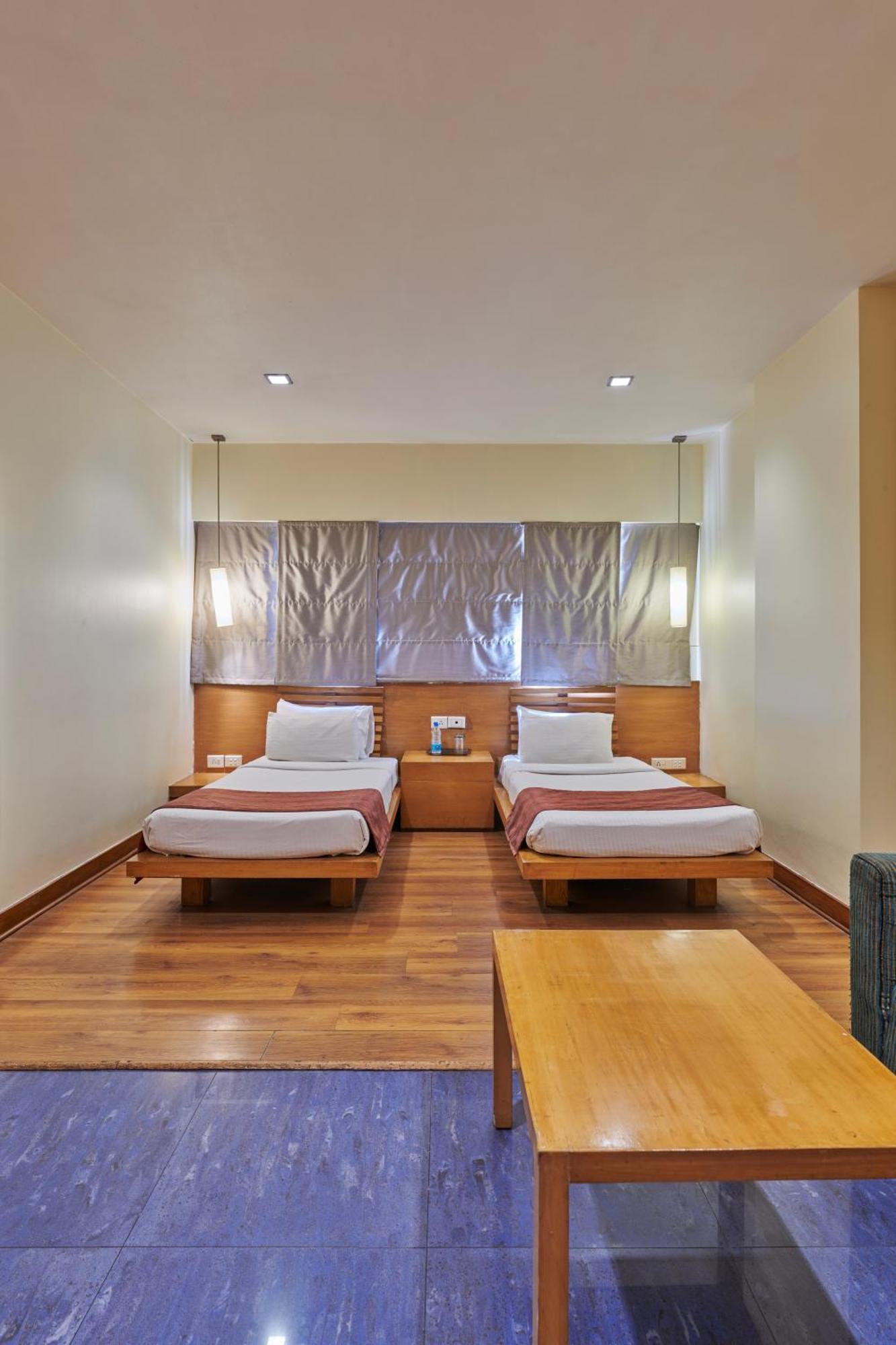 Hotel Studio Estique Пуна Экстерьер фото