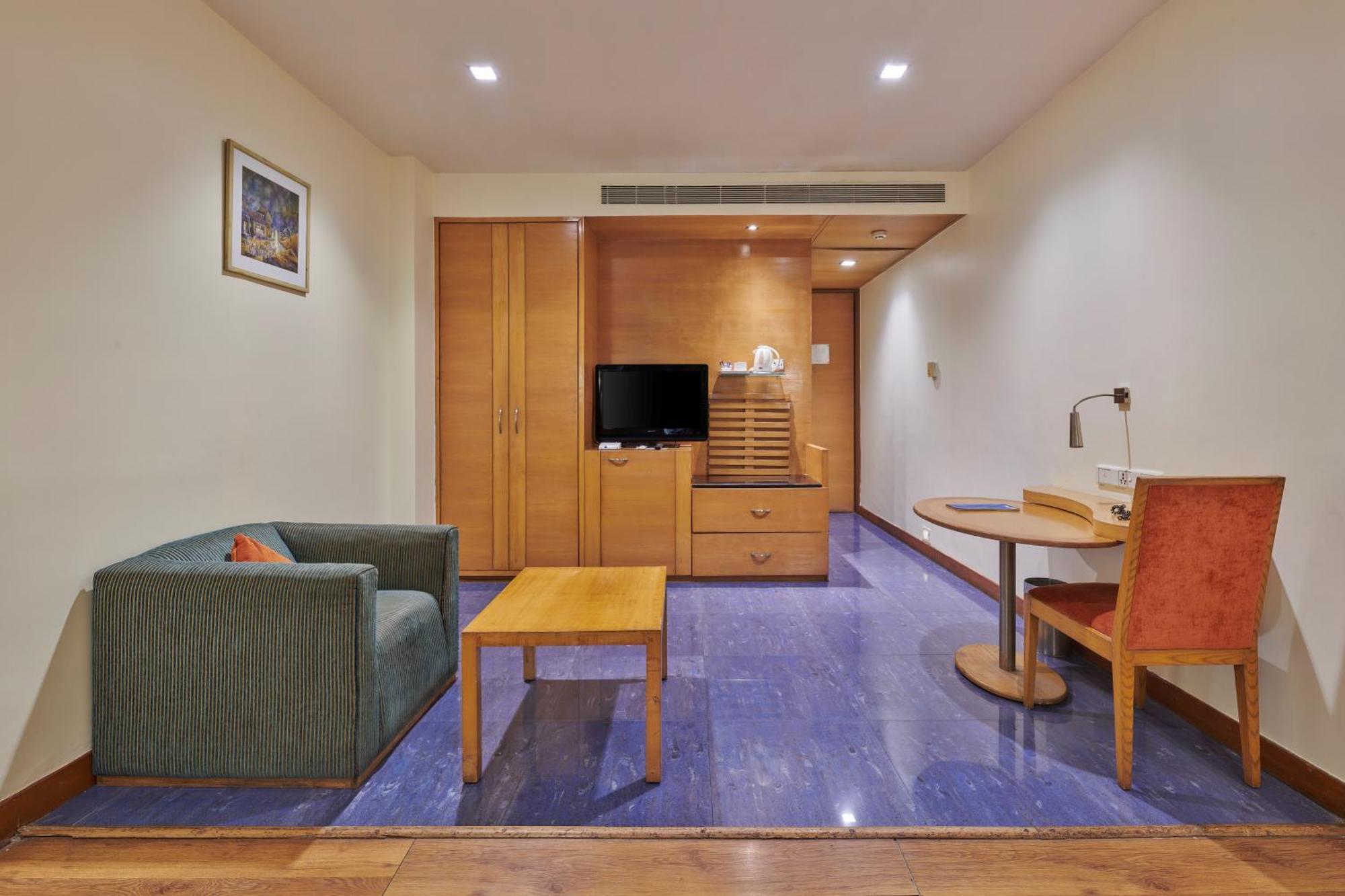 Hotel Studio Estique Пуна Экстерьер фото