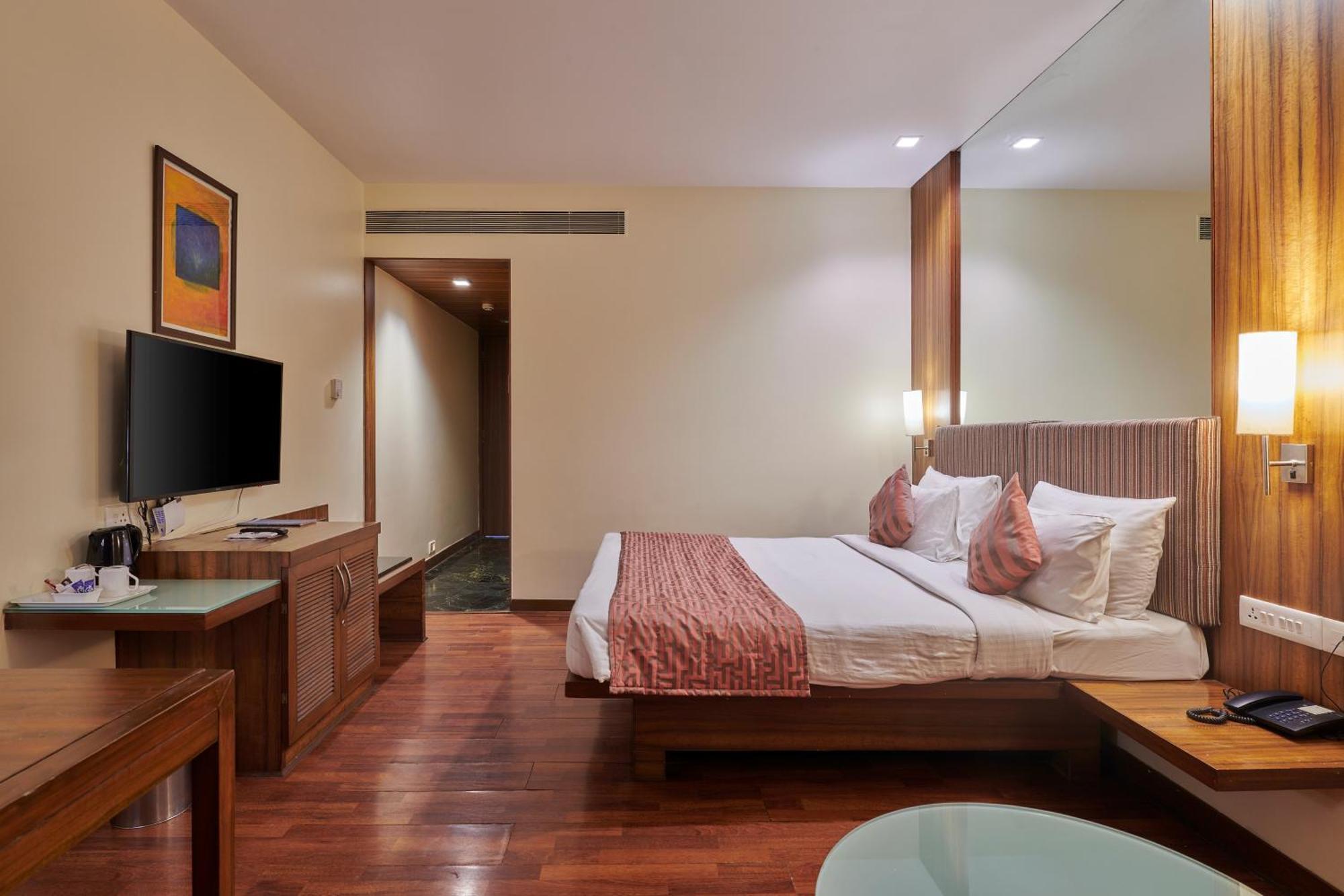 Hotel Studio Estique Пуна Экстерьер фото