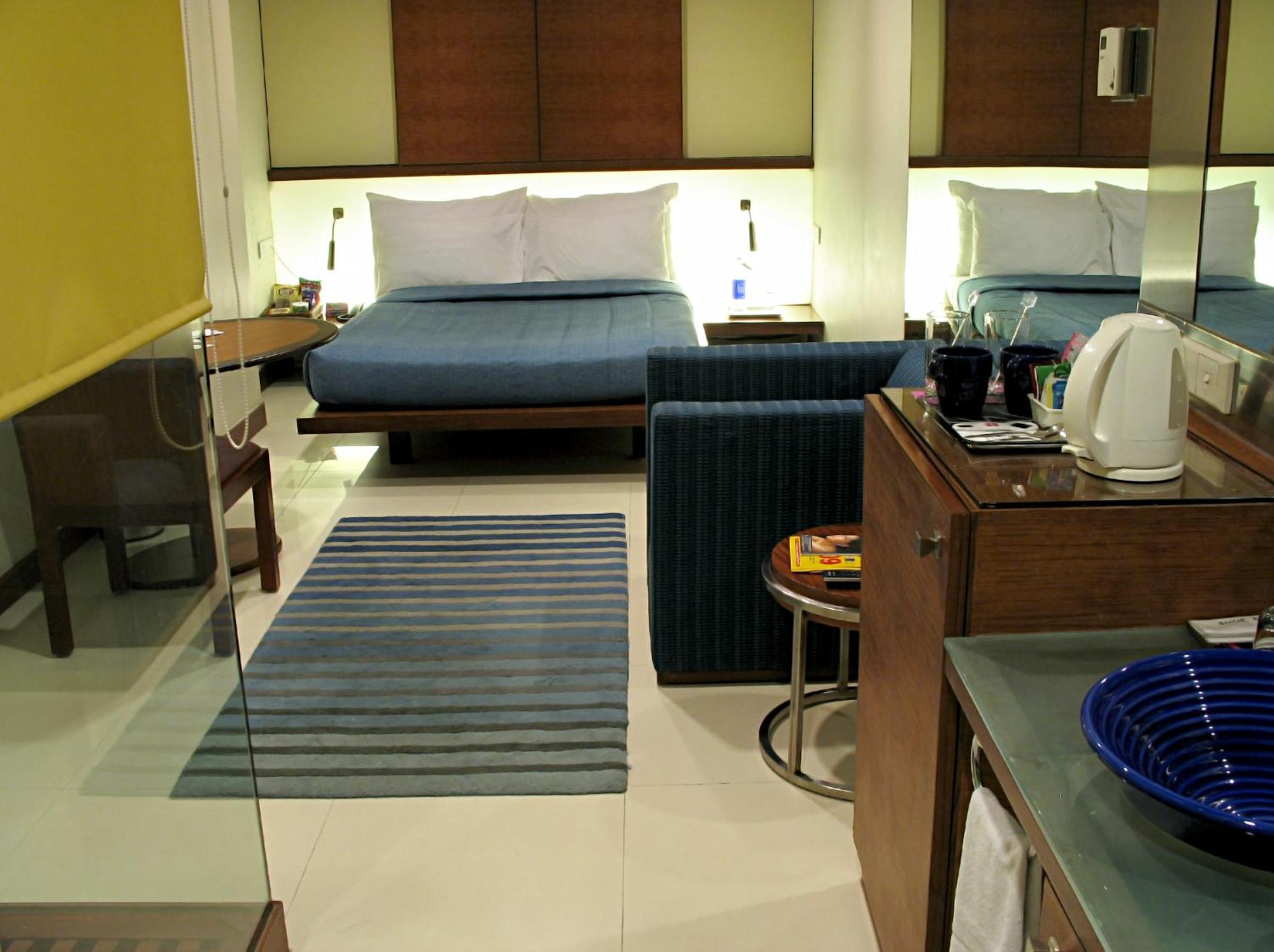 Hotel Studio Estique Пуна Экстерьер фото