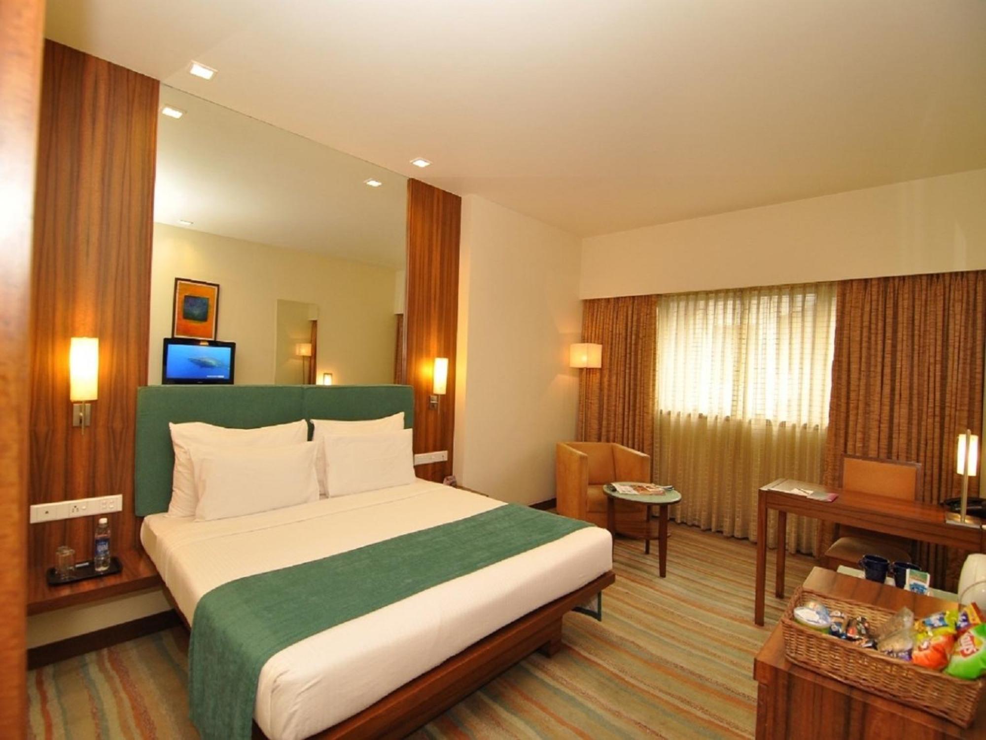 Hotel Studio Estique Пуна Экстерьер фото