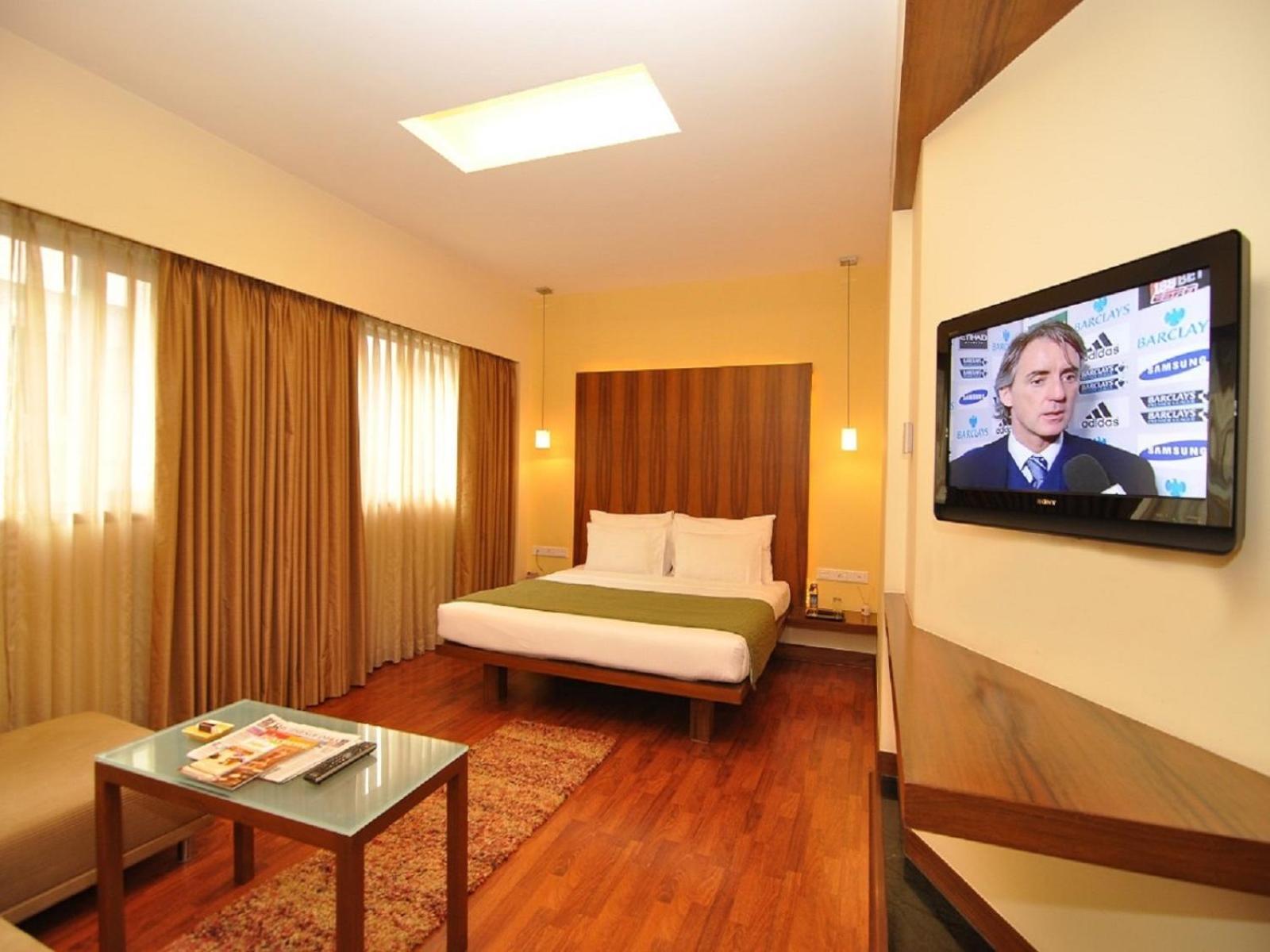 Hotel Studio Estique Пуна Экстерьер фото