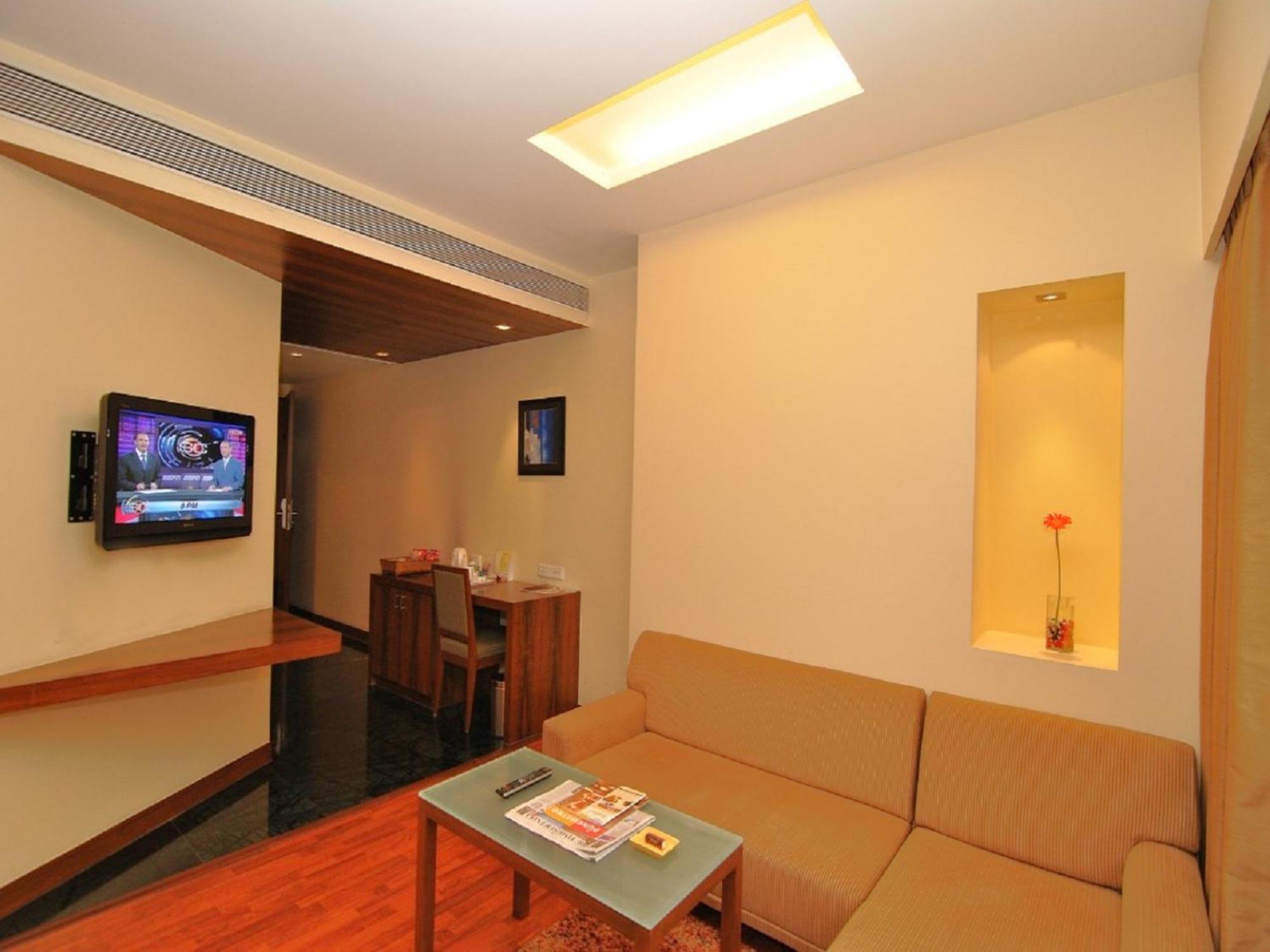 Hotel Studio Estique Пуна Экстерьер фото