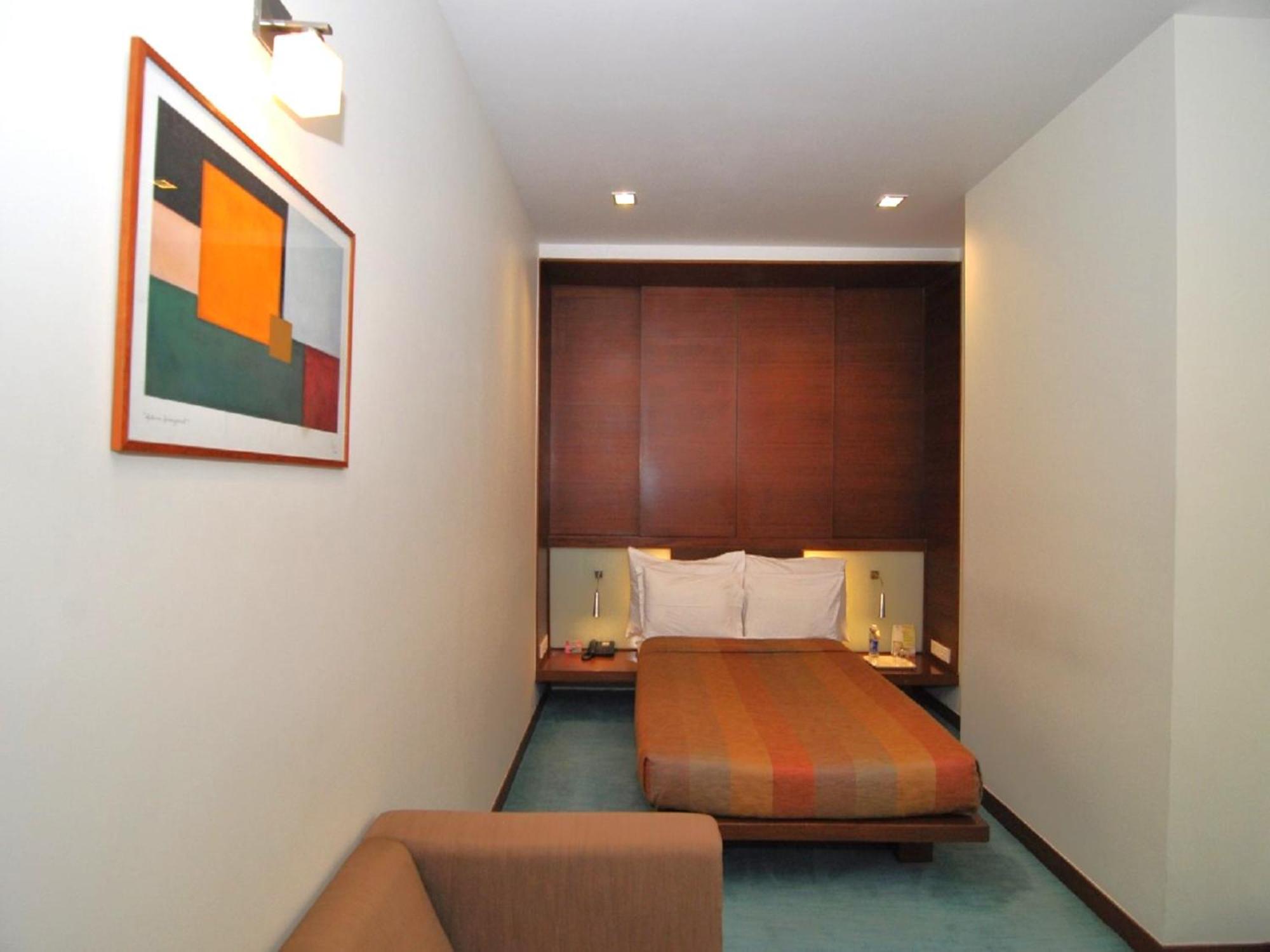Hotel Studio Estique Пуна Экстерьер фото