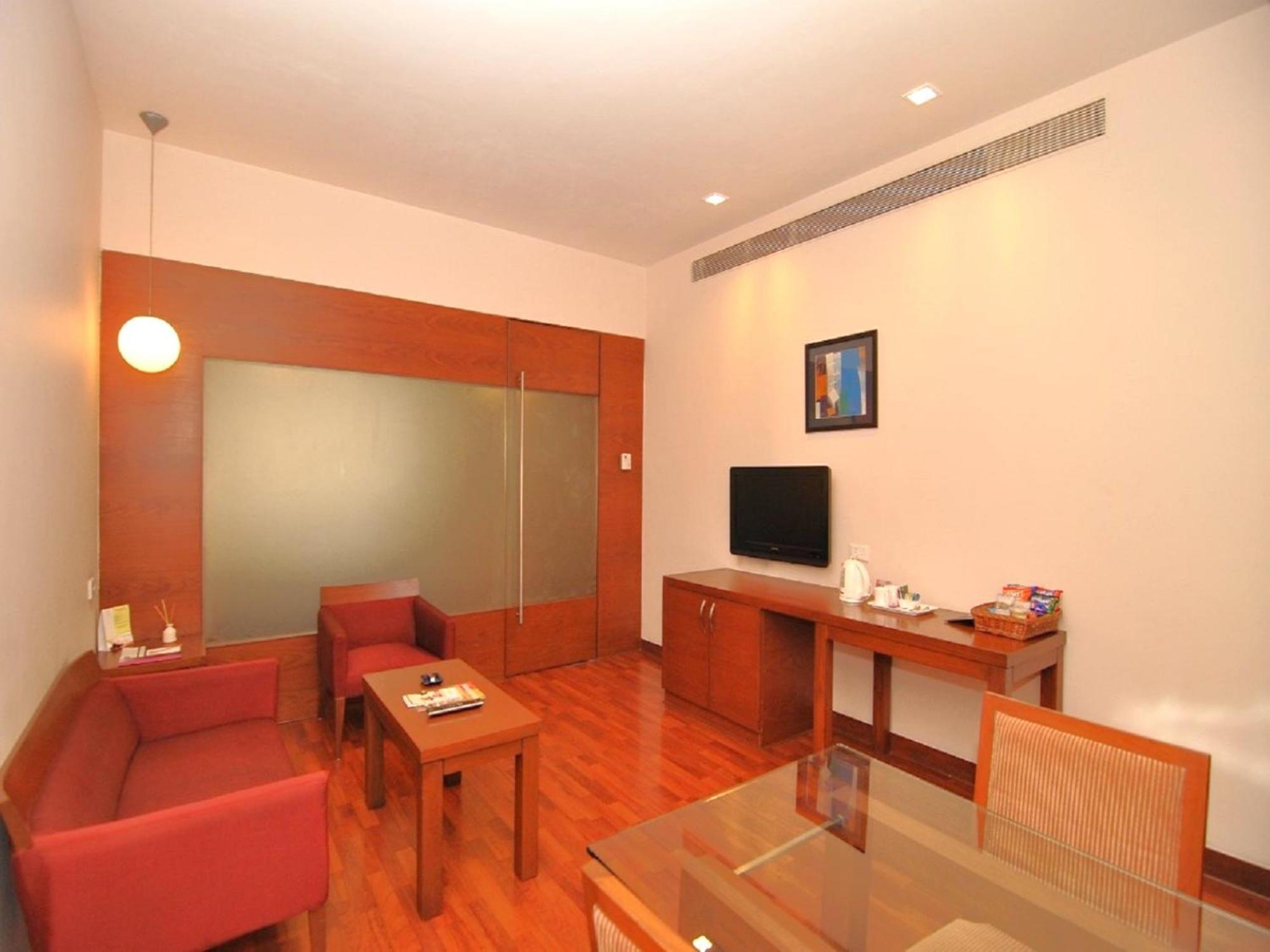 Hotel Studio Estique Пуна Экстерьер фото