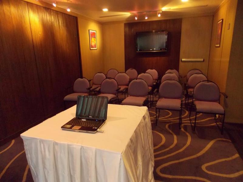 Hotel Studio Estique Пуна Экстерьер фото