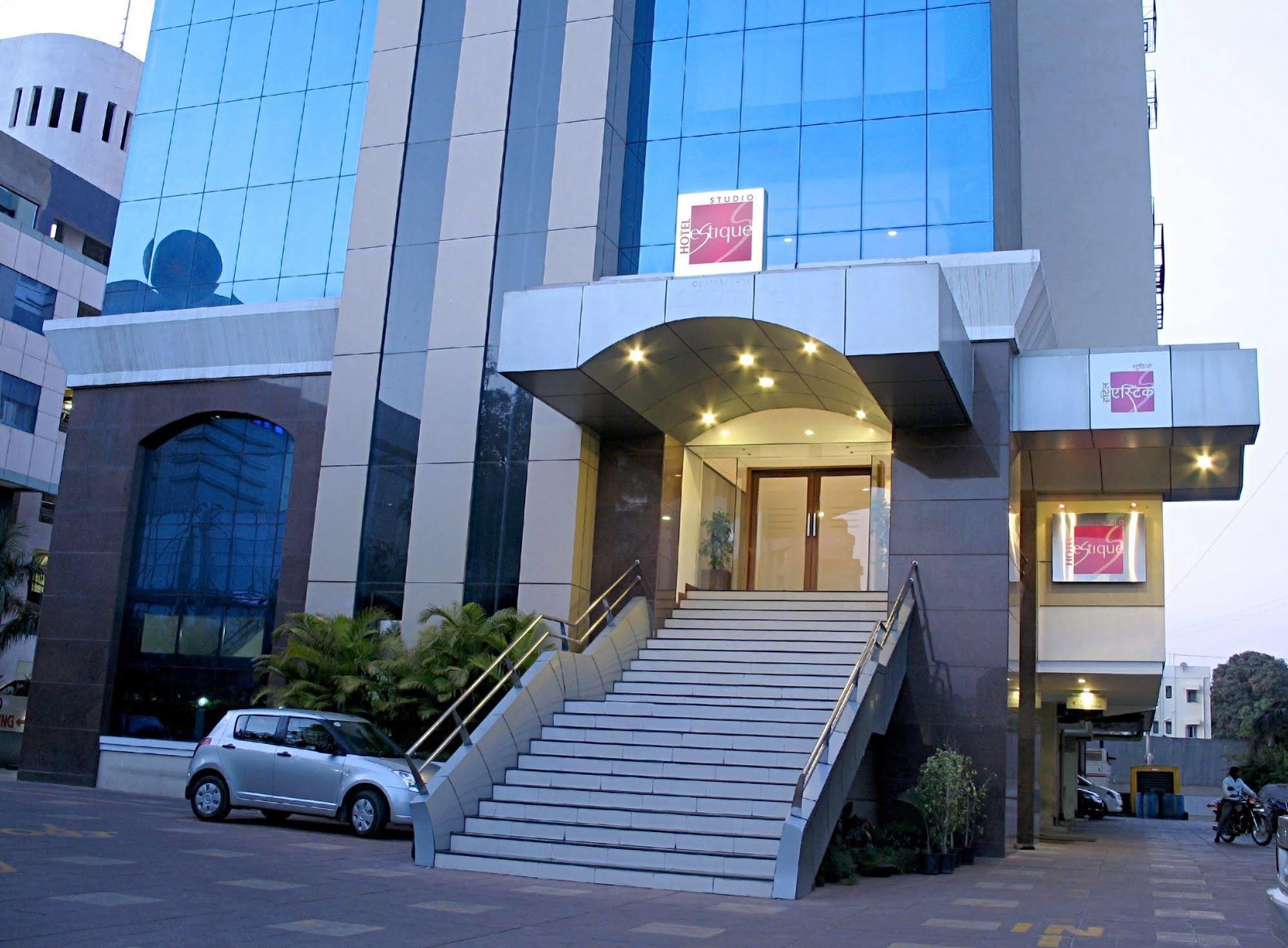 Hotel Studio Estique Пуна Экстерьер фото