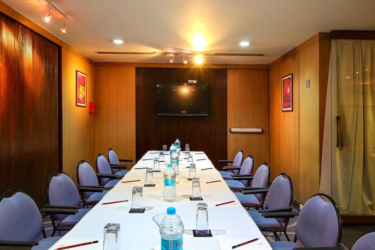 Hotel Studio Estique Пуна Экстерьер фото